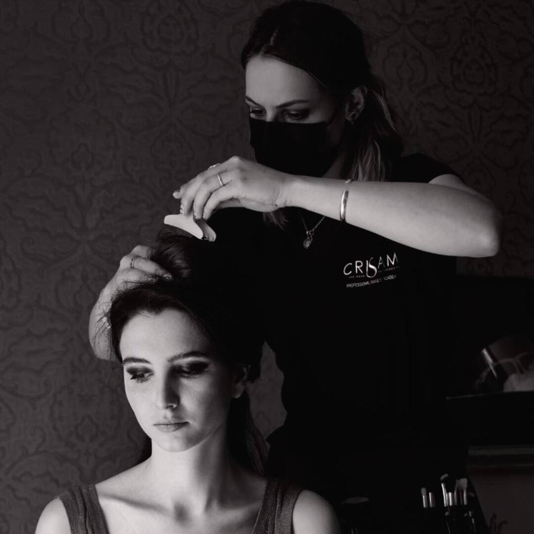 Imparare a truccare correttamente un viso, corso di trucco beauty tenuto presso Crisam Professional Make-up Academy Italia