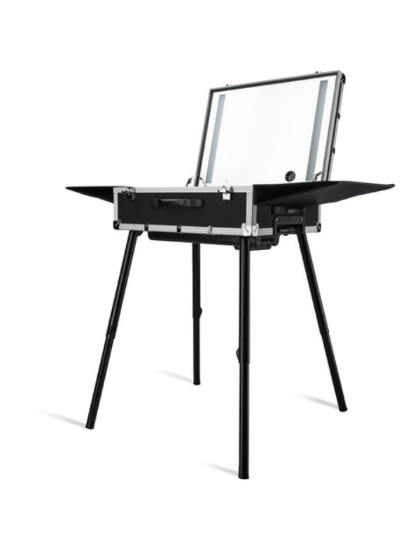 Sedie Makeup e Postazioni Trucco 2 Sedie trucco pieghevoli: praticità per eventi e set Per chi lavora su set cinematografici, shooting fotografici o matrimoni, le sedie trucco pieghevoli rappresentano una soluzione versatile. Leggere, resistenti e facili da trasportare, sono pensate per garantire la massima efficienza in movimento. In Italia, molte aziende specializzate propongono modelli realizzati in alluminio o legno, dal design moderno, perfetti per qualsiasi ambiente.