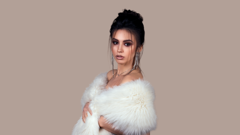 Corso di Trucco in Veneto: Professionalità e Stile In Veneto, la Crisam Professional Make-up Academy rappresenta l'eccellenza nella formazione beauty. Il corso make-up di Crisam è progettato per fornire competenze tecniche avanzate e una certificazione di prestigio. Con un mix di lezioni pratiche e teoriche, acquisirai abilità indispensabili per affermarti nel settore. Se cerchi un percorso formativo completo e certificato, scegli uno dei migliori corsi di make-up in Italia.