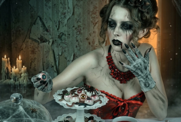 Scopri Fashion Horror, il workshop di make-up con Samantha Peluso: beauty dark, texture e shooting fotografico professionale.
